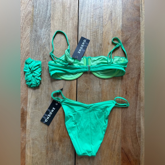 NWT OneOne Swimwear Lupita Top and Alli Full Coverage Bottom Jungle - Picture 4 of 4